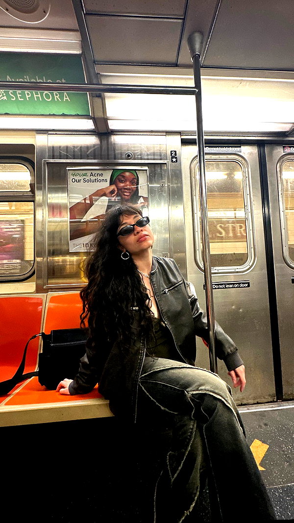romi_henenson instagram image archive image