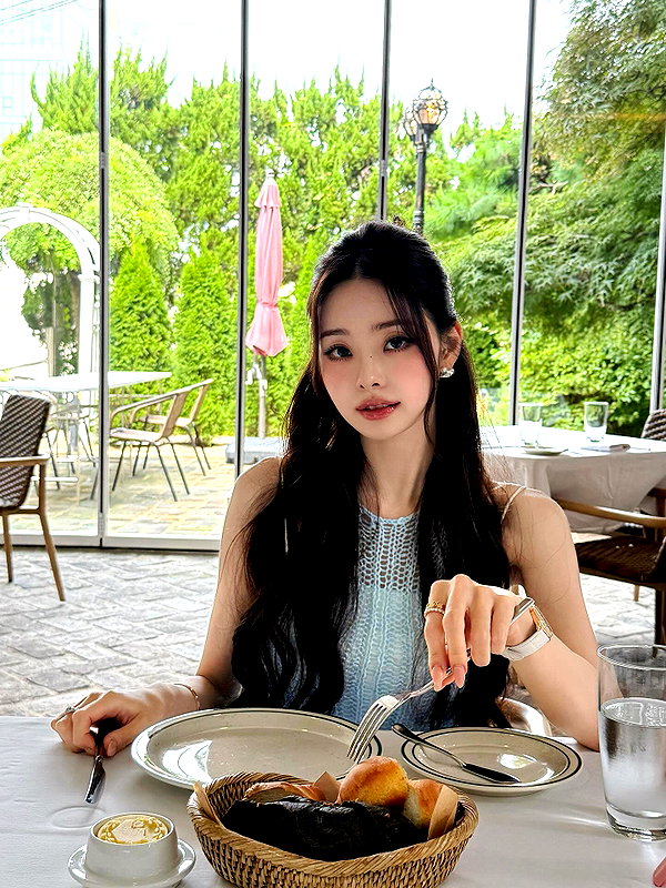 dear.zia instagram image archive image