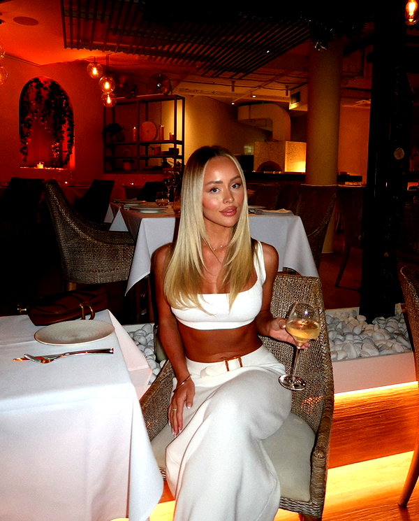 allieauton instagram image archive image