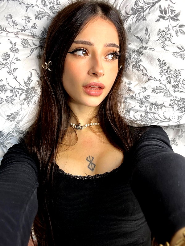 cata.leyah instagram image archive image