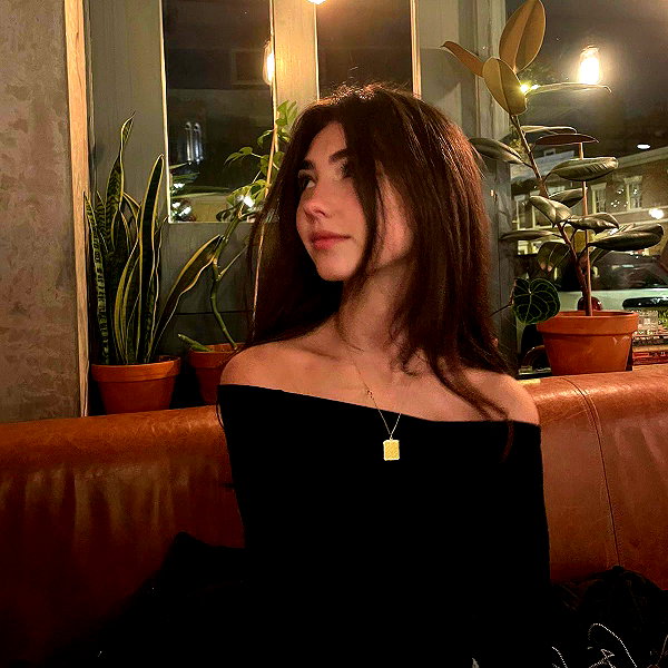 elizabrowne_ instagram image archive image