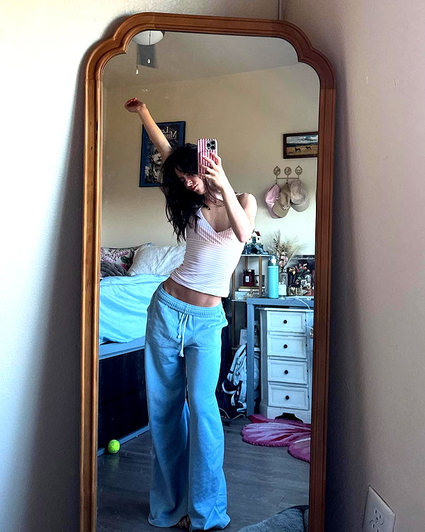 katelynernst3 instagram image archive image