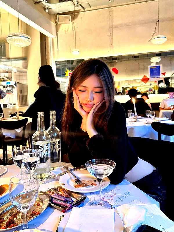 joycee.e instagram image archive image