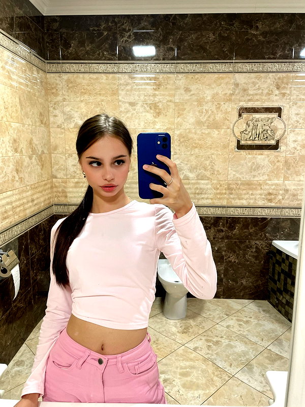 arti_0._.0 instagram image archive image