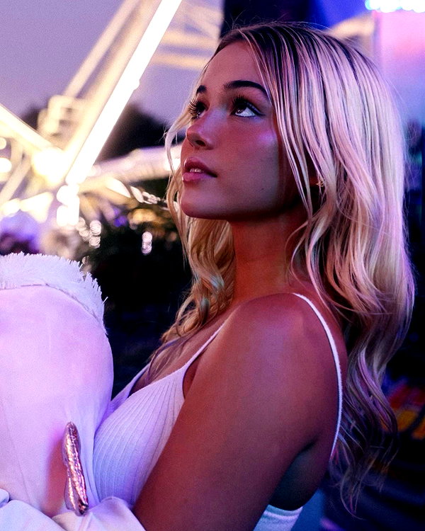 livvydunne instagram image archive image