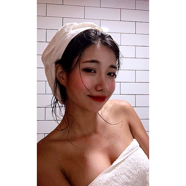 bora__look instagram image archive image