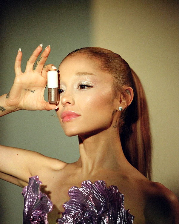 arianagrande instagram image archive image