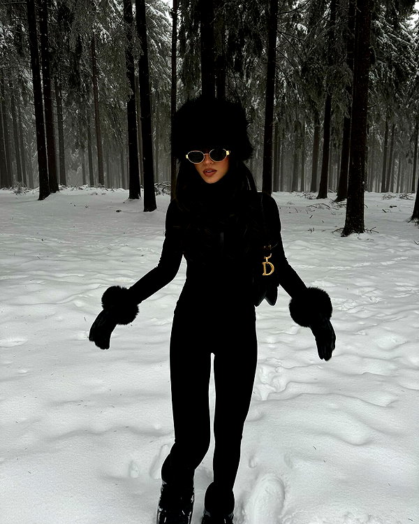 zoeliss instagram image archive image