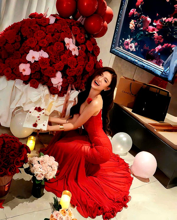 lyhythuedoxinh instagram image archive image