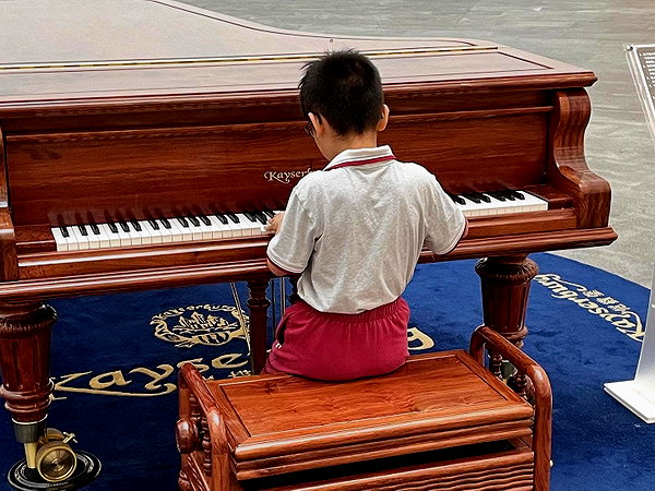 elia.shinar instagram image archive image