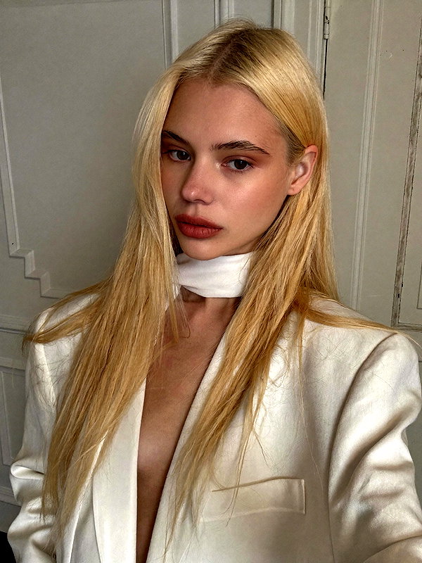 alisen.mari instagram image archive image