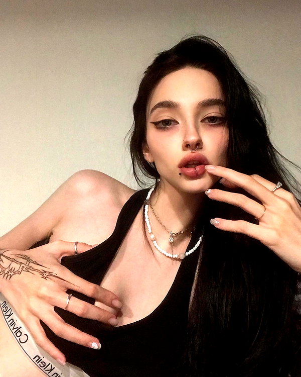 kriskaik instagram image archive image
