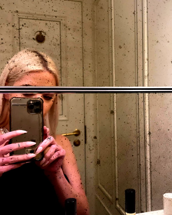 ashleybenson instagram image archive image