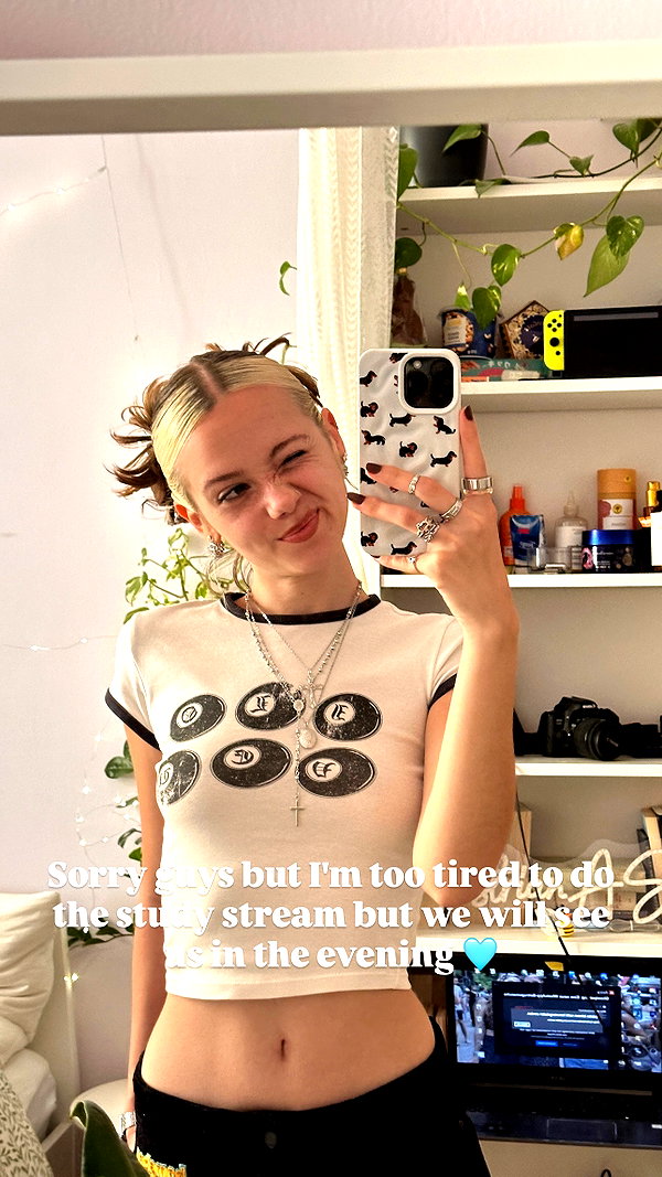 austrianasmrgurl austrianasmrgurl archive image