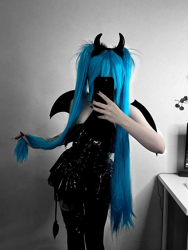 glowmoonshorty instagram image archive image