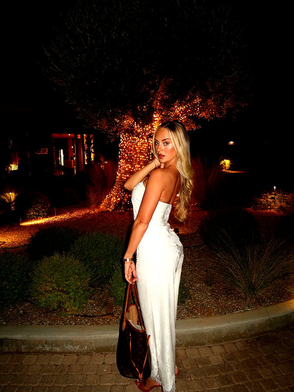rhiannonbluee instagram image archive image