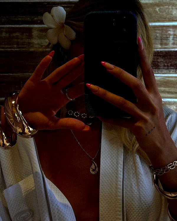 maya.keyy instagram image archive image
