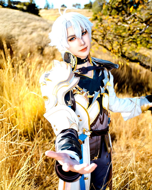 miee_cos instagram image archive image