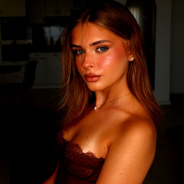anastasya.maykis instagram image archive image