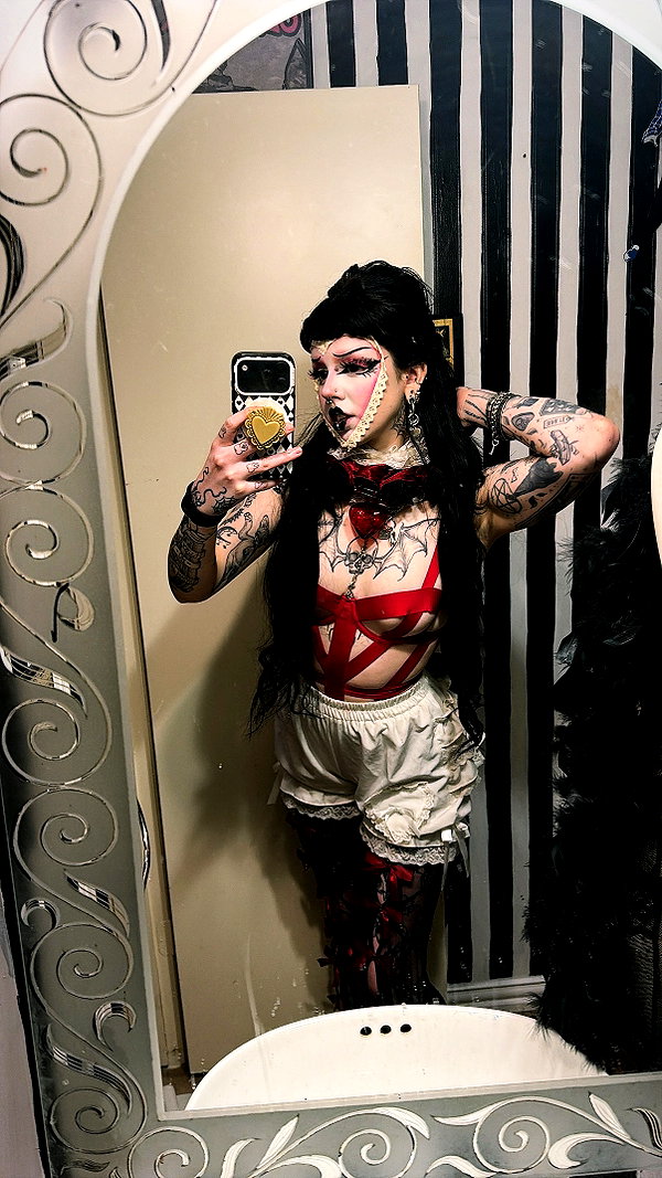 yeahimcaroline instagram image archive image