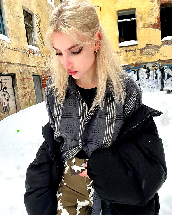 anya4everr instagram image archive image