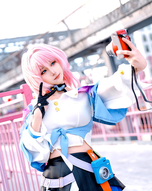 miee_cos instagram image archive image