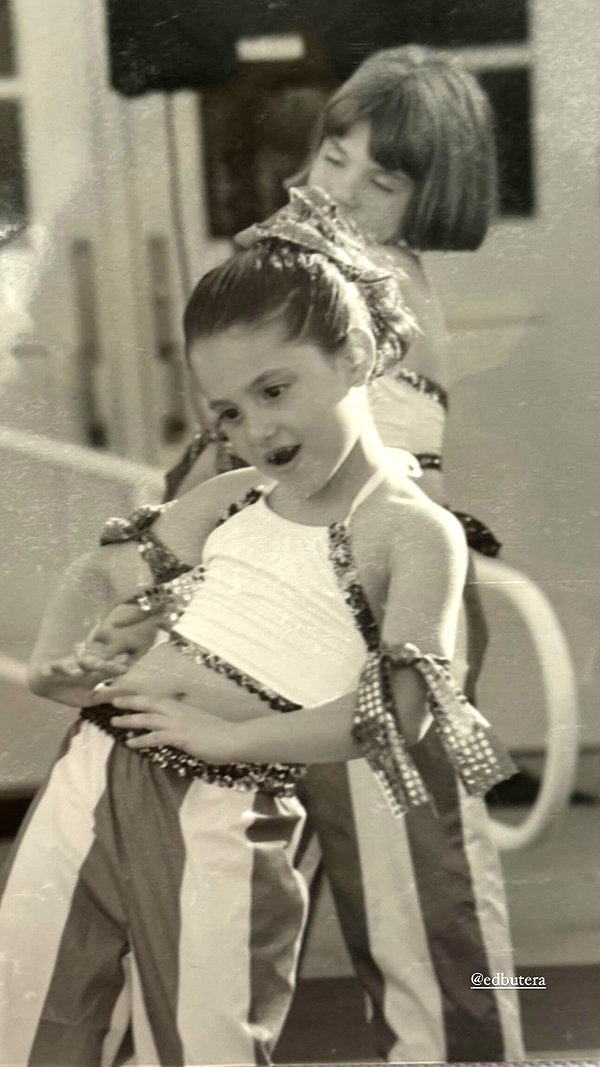 arianagrande instagram image archive image