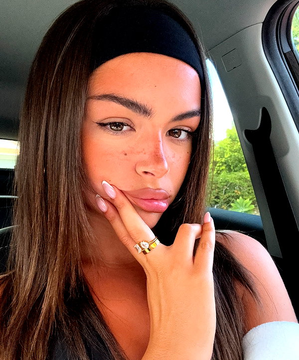 oliviaphillipps instagram image archive image