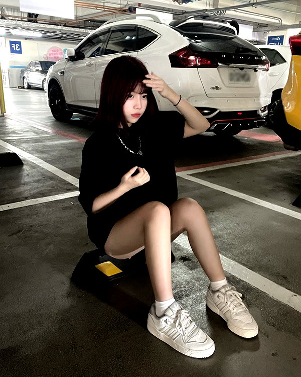 1zxhy__ instagram image archive image