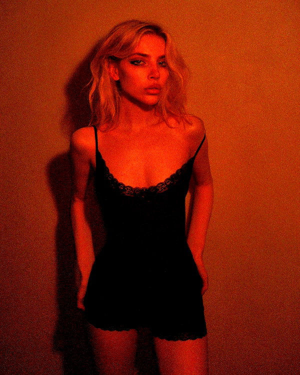 alien.hanna instagram image archive image
