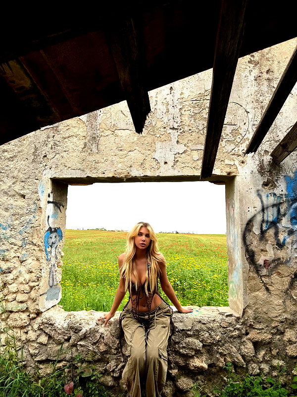 yulia.isakov instagram image archive image