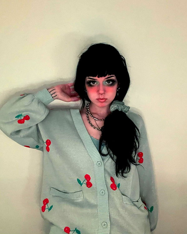 yeahimcaroline instagram image archive image