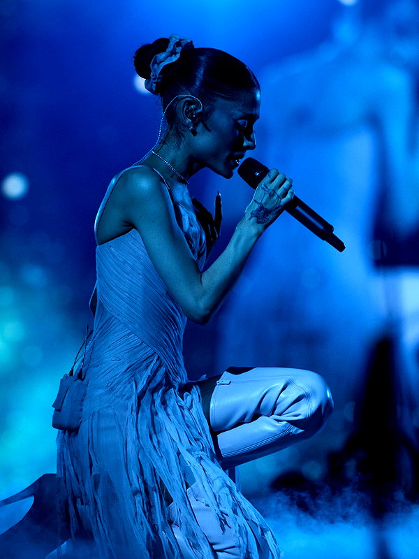 arianagrande instagram image archive image