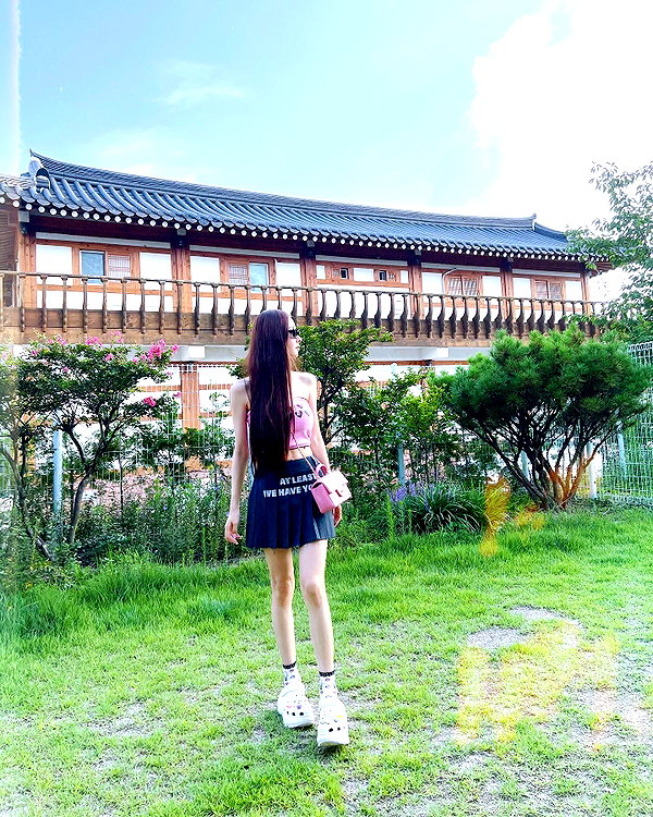 dear.zia instagram image archive image