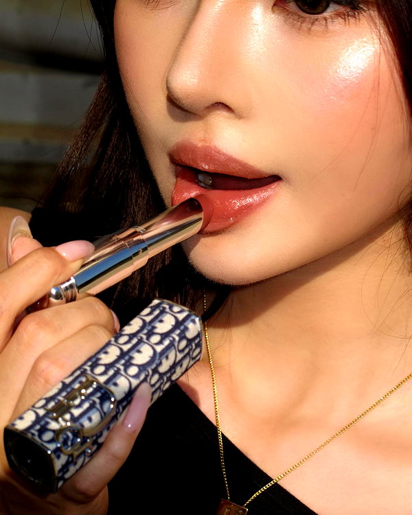 ll.lu1s instagram image archive image