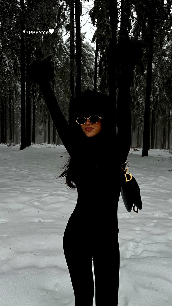 zoeliss instagram image archive image