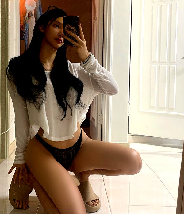 Archived image from @heroineseen on Instagram