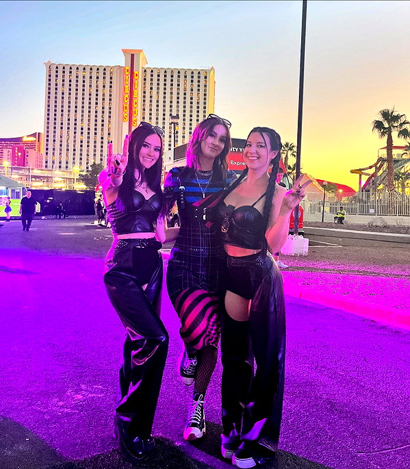 megann_eliizabeth instagram image archive image