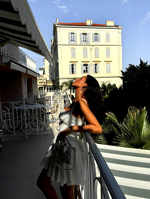 zoeliss instagram image archive image