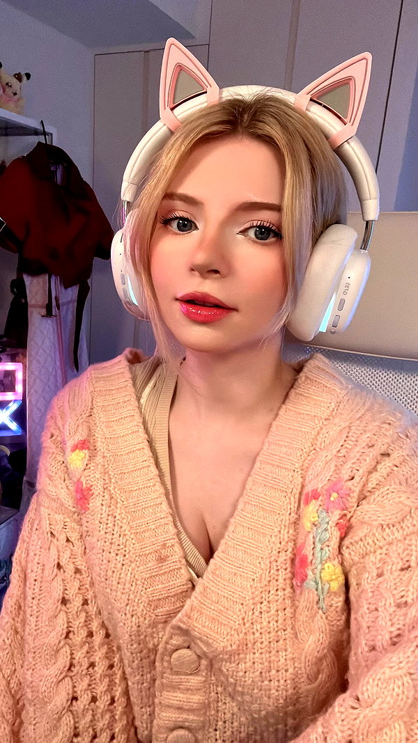 peachmilky_ instagram image archive image