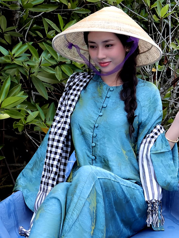 lyhythuedoxinh instagram image archive image