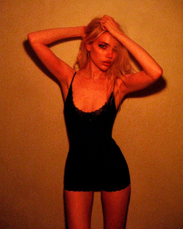 alien.hanna instagram image archive image