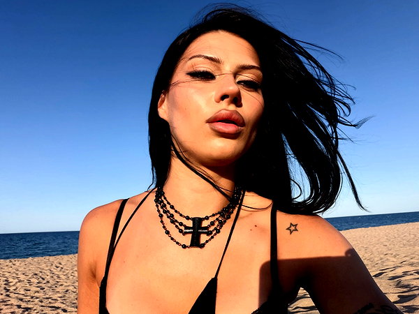 karolinaawasik instagram image archive image