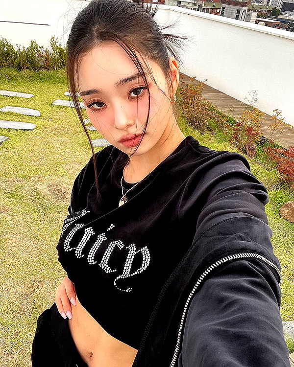 dear.zia instagram image archive image