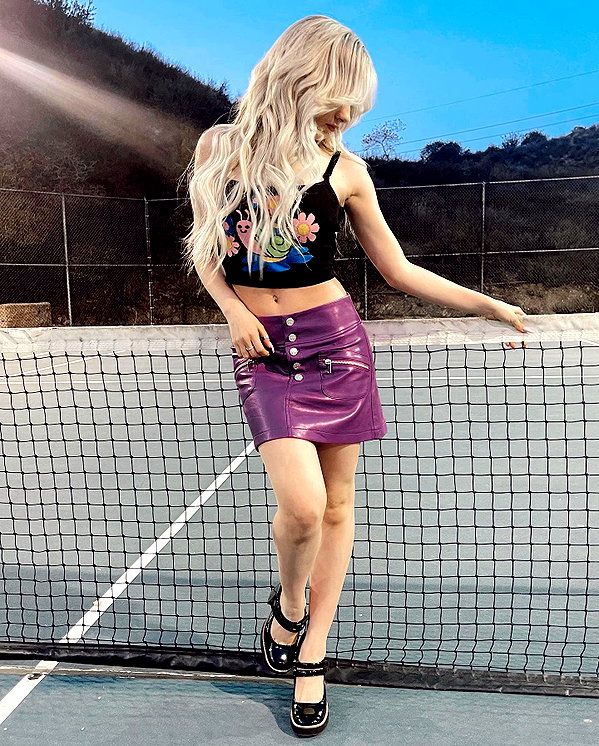 ellianawalmsley instagram image archive image