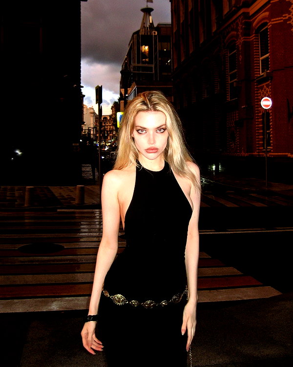 alien.hanna instagram image archive image