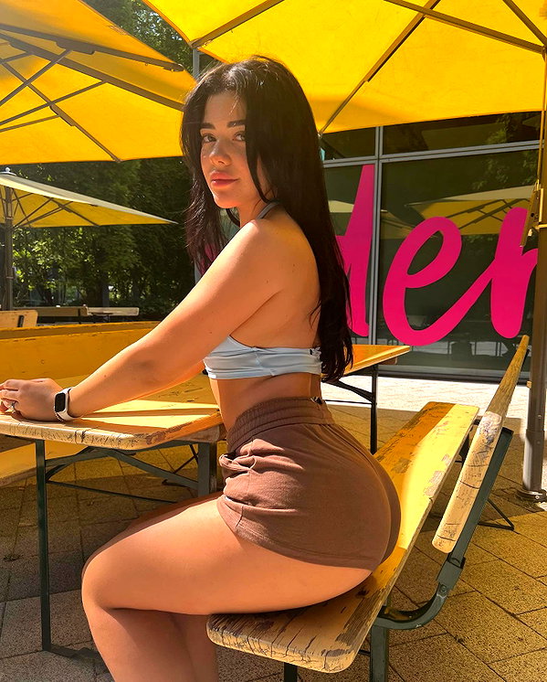 vanessa.rhd instagram image archive image