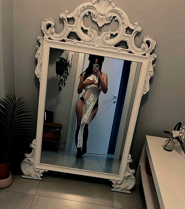 nishymoon_ instagram image archive image