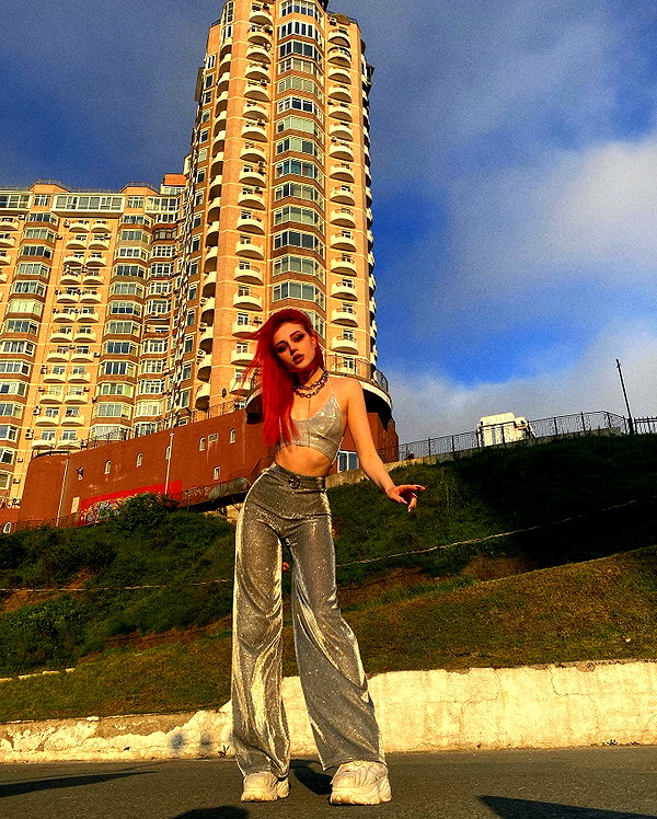 vik4au instagram image archive image