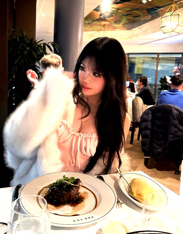 joycee.e instagram image archive image